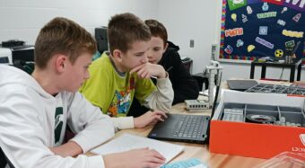 MIddle School Ind 4.0 students